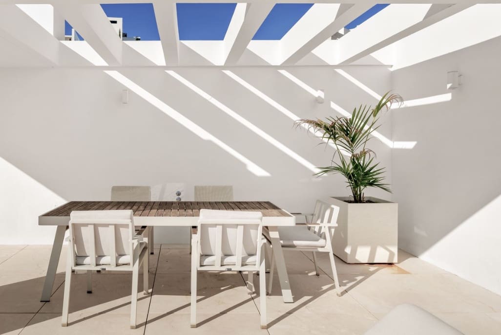 3 soverom Penthouse til salgs i Marbella med svømmebasseng garasje - € 1 775 000 (Ref: 9616386)