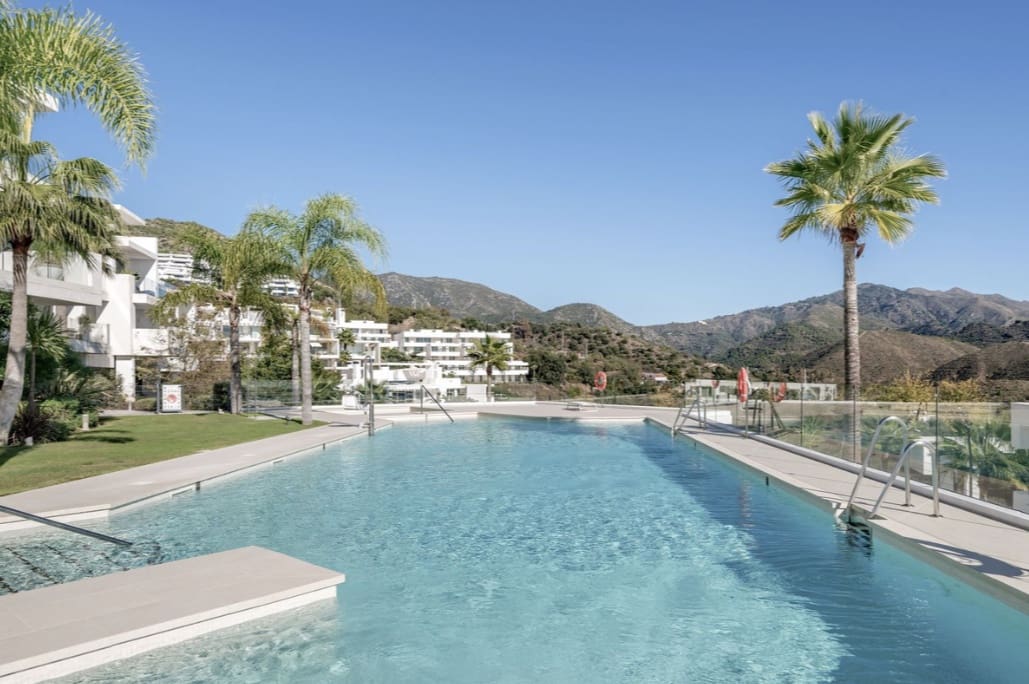 3 soverom Penthouse til salgs i Marbella med svømmebasseng garasje - € 1 775 000 (Ref: 9616386)
