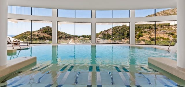 3 Zimmer Penthouse zu verkaufen in Marbella mit Pool Garage - 1.775.000 € (Ref: 9616386)
