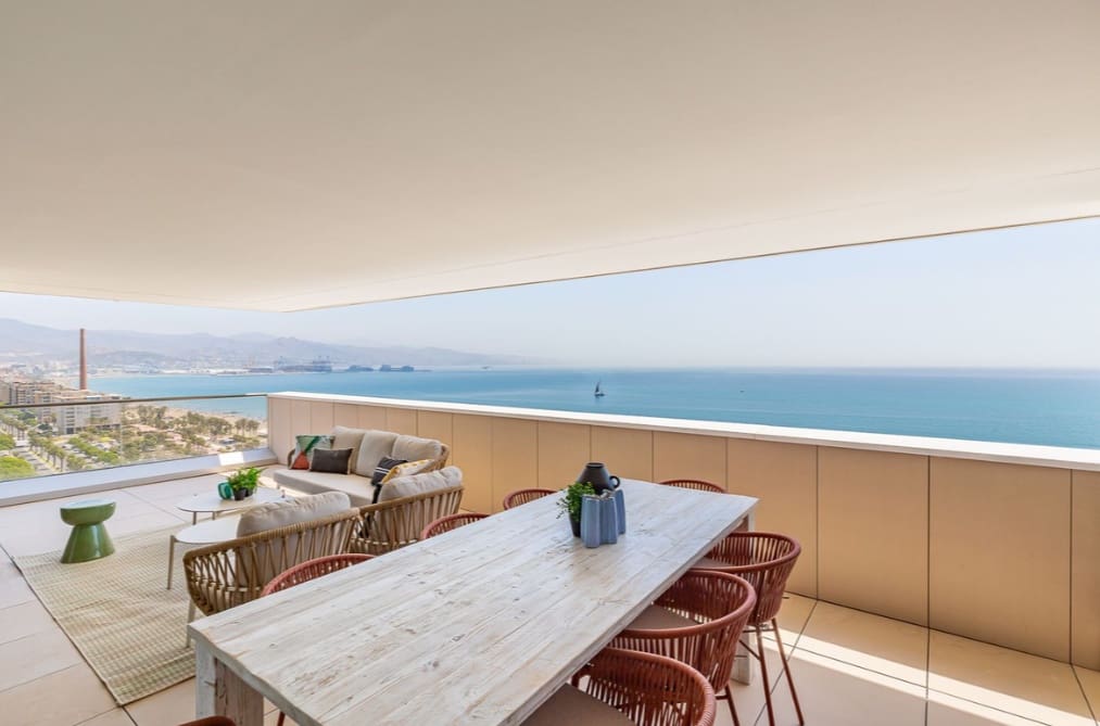 4 bedroom Apartment for sale in Malaga city with pool garage - € 2,400,000 (Ref: 9616387)