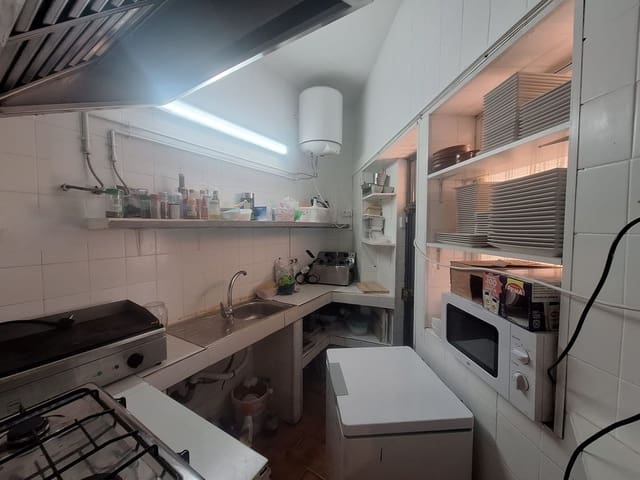 Kaupallinen myytävänä paikassa Marbella - 60 000 € (Ref: 9616388)