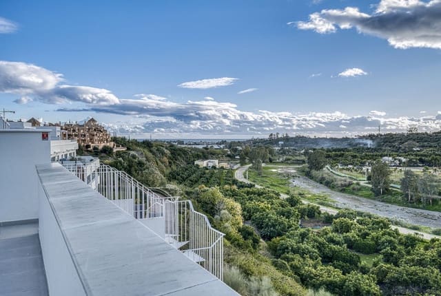 3 chambre Penthouse à vendre à Marbella avec piscine garage - 530 000 € (Ref: 9616389)