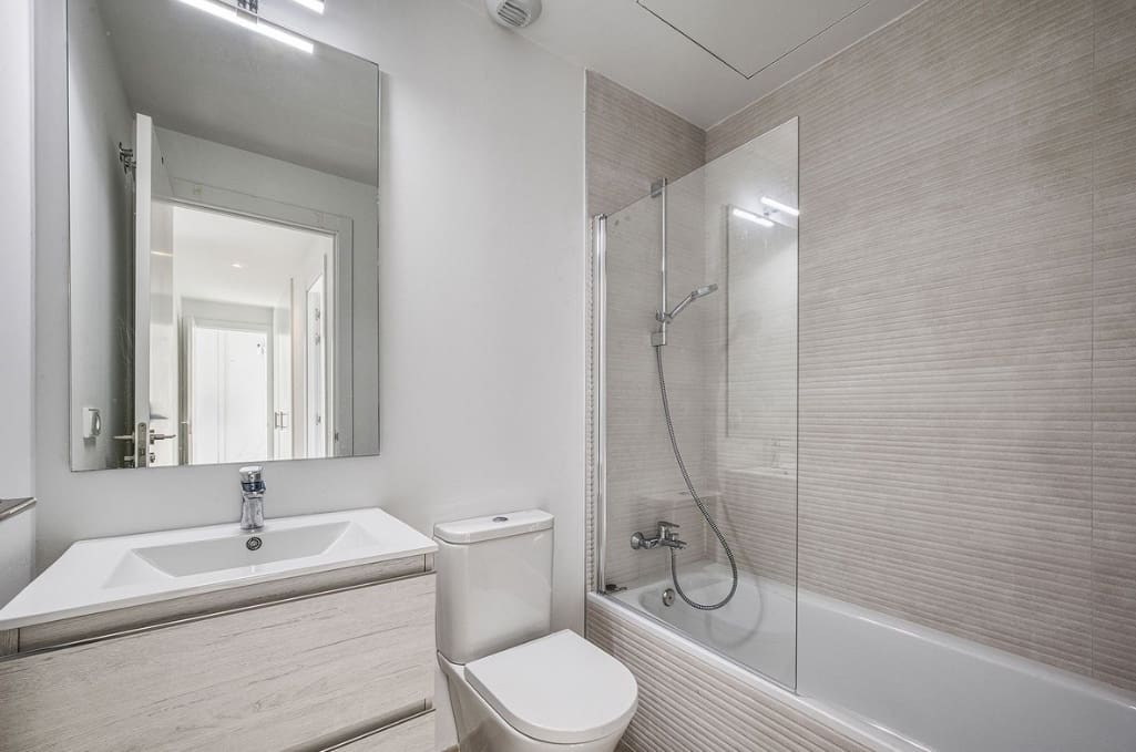 3 sypialnia Penthouse na sprzedaż w Marbella z basenem garażem - 485 000 € (Ref: 9616389)