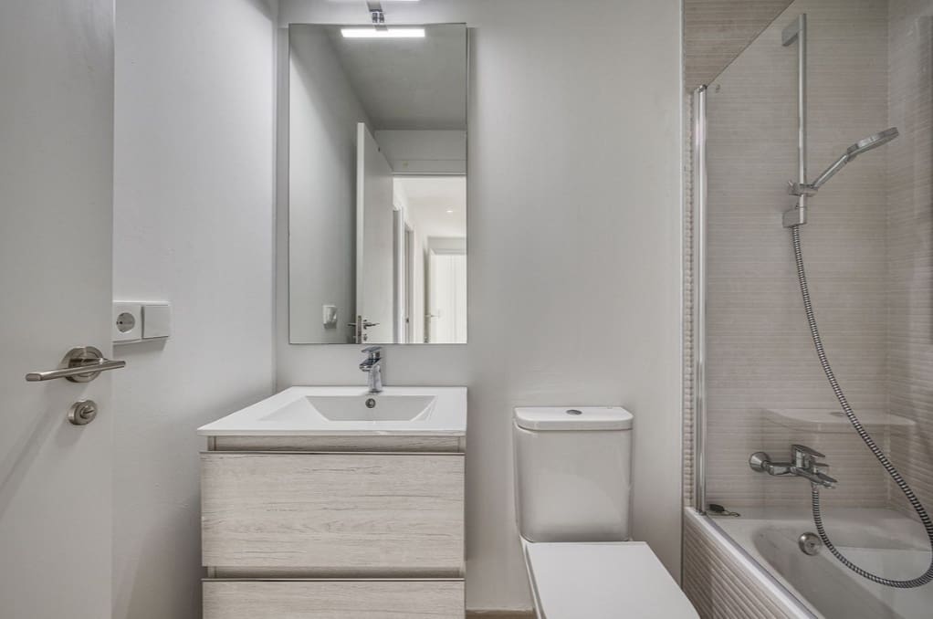 3 sypialnia Penthouse na sprzedaż w Marbella z basenem garażem - 485 000 € (Ref: 9616389)