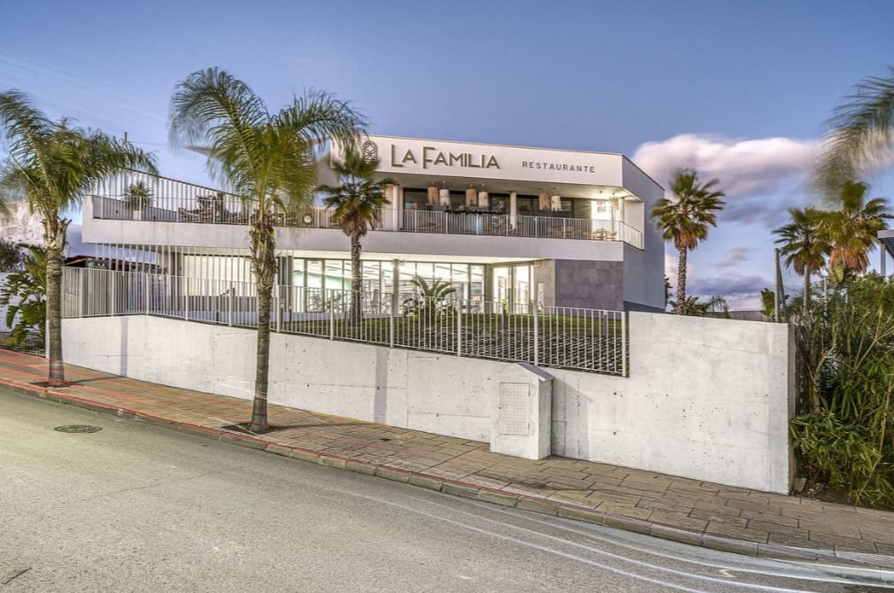 3 sypialnia Penthouse na sprzedaż w Marbella z basenem garażem - 485 000 € (Ref: 9616389)