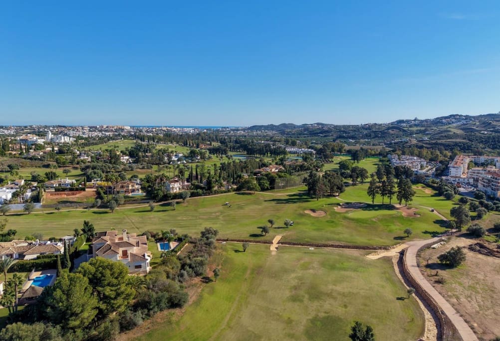 5 bedroom Villa for sale in Mijas Costa with pool garage - € 1,500,000 (Ref: 9616392)