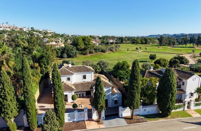5 bedroom Villa for sale in Mijas Costa, Mijas with pool garage - € 1,500,000 (Ref: 9616392)