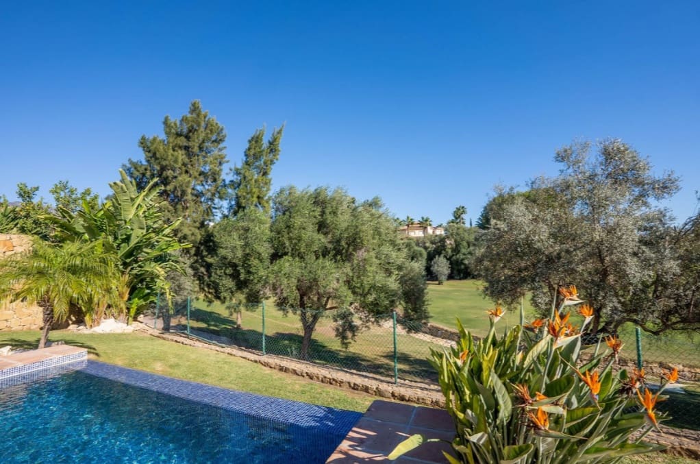 5 bedroom Villa for sale in Mijas Costa with pool garage - € 1,500,000 (Ref: 9616392)