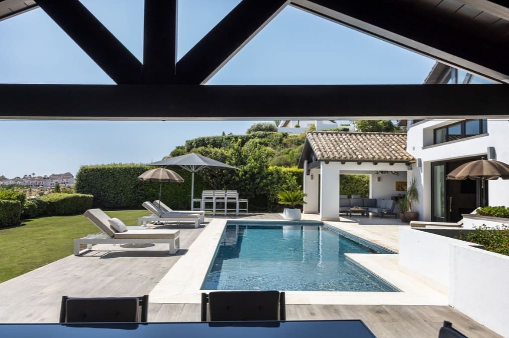 6 bedroom Villa for sale in Casares with pool garage - € 1,900,000 (Ref: 9616393)