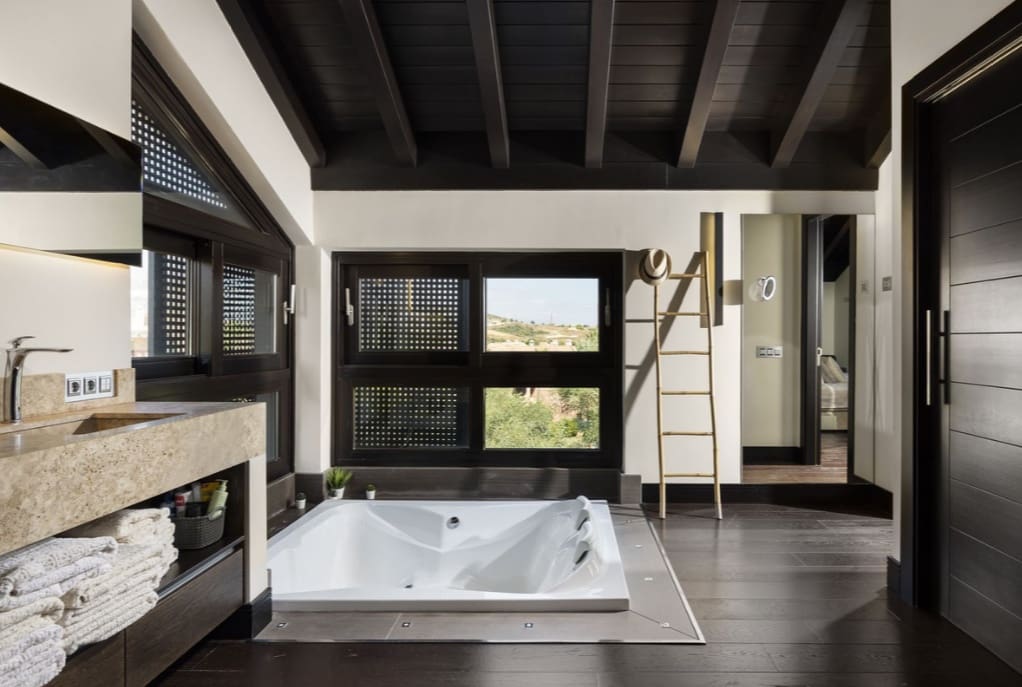 6 bedroom Villa for sale in Casares with pool garage - € 1,900,000 (Ref: 9616393)