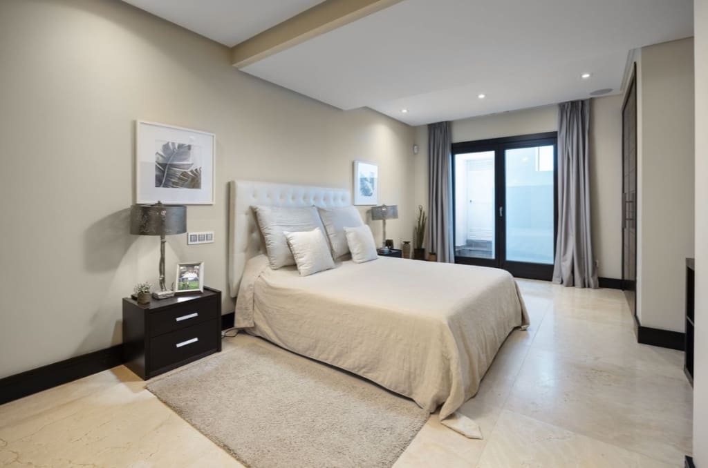 6 bedroom Villa for sale in Casares with pool garage - € 1,900,000 (Ref: 9616393)