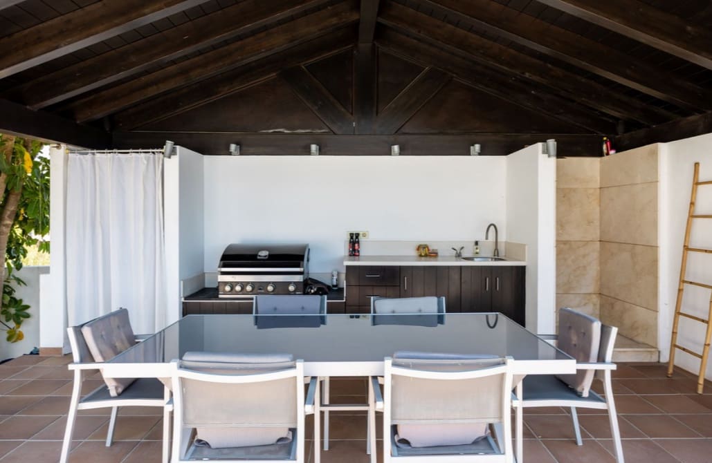 6 bedroom Villa for sale in Casares with pool garage - € 1,900,000 (Ref: 9616393)