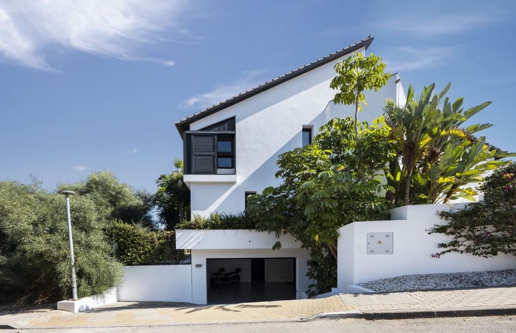 6 bedroom Villa for sale in Casares with pool garage - € 1,900,000 (Ref: 9616393)