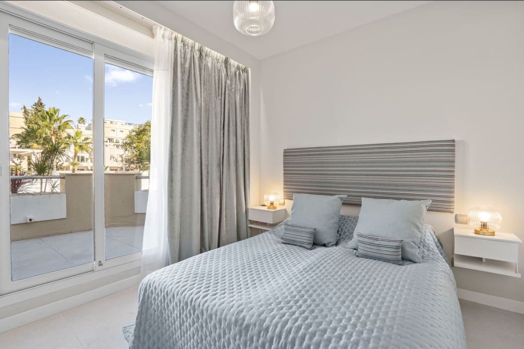 3 bedroom Penthouse for sale in Nueva Andalucia with pool garage - € 895,000 (Ref: 9616396)