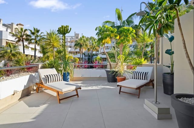 3 Zimmer Penthouse zu verkaufen in Nueva Andalucia, Marbella mit Pool Garage - 895.000 € (Ref: 9616396)