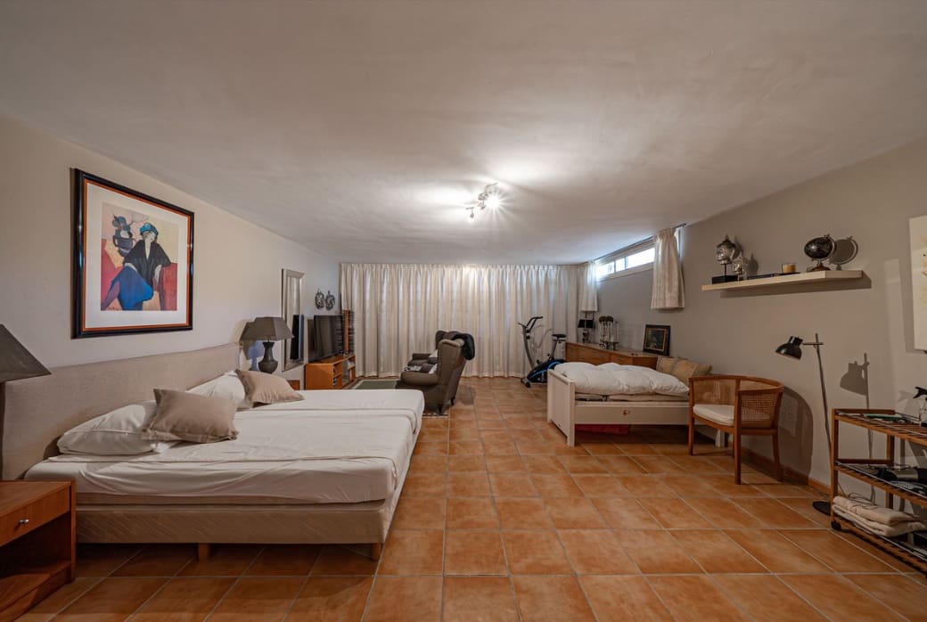 4 soveværelse Semi-Rækkehus til salg i Estepona med swimmingpool garage - € 585.000 (Ref: 9616402)