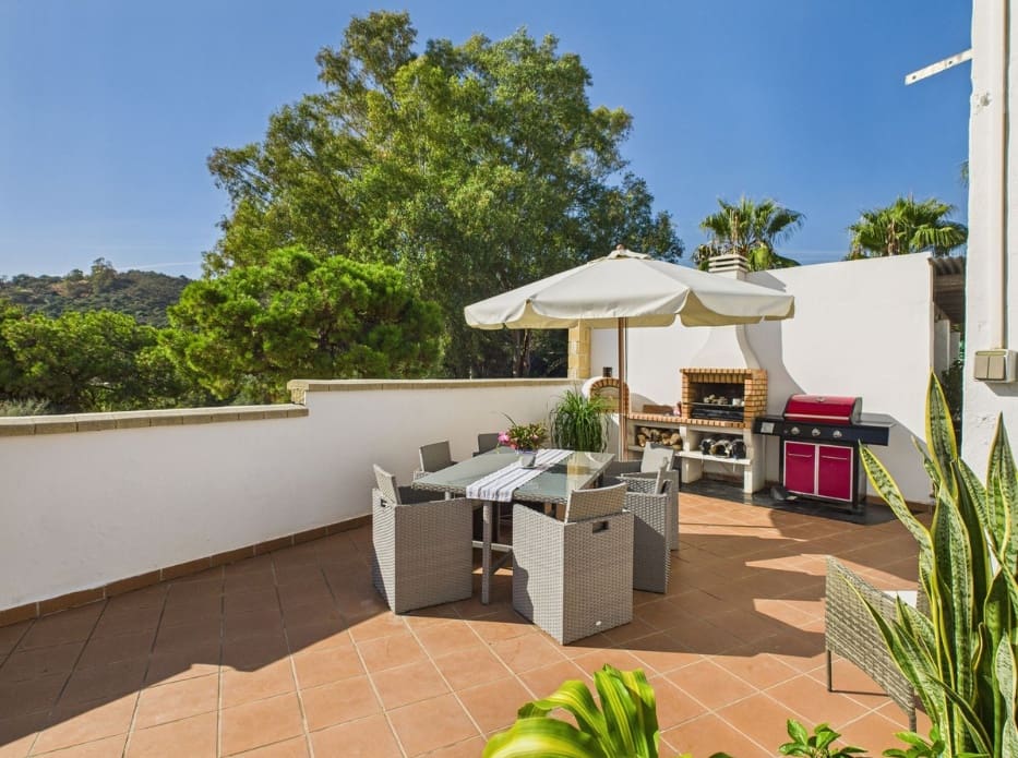 4 bedroom Villa for sale in El Padron with pool garage - € 795,000 (Ref: 9616403)