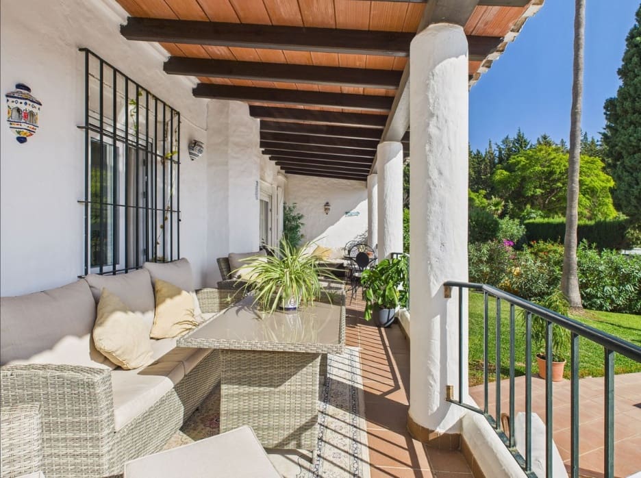 4 bedroom Villa for sale in El Padron with pool garage - € 795,000 (Ref: 9616403)