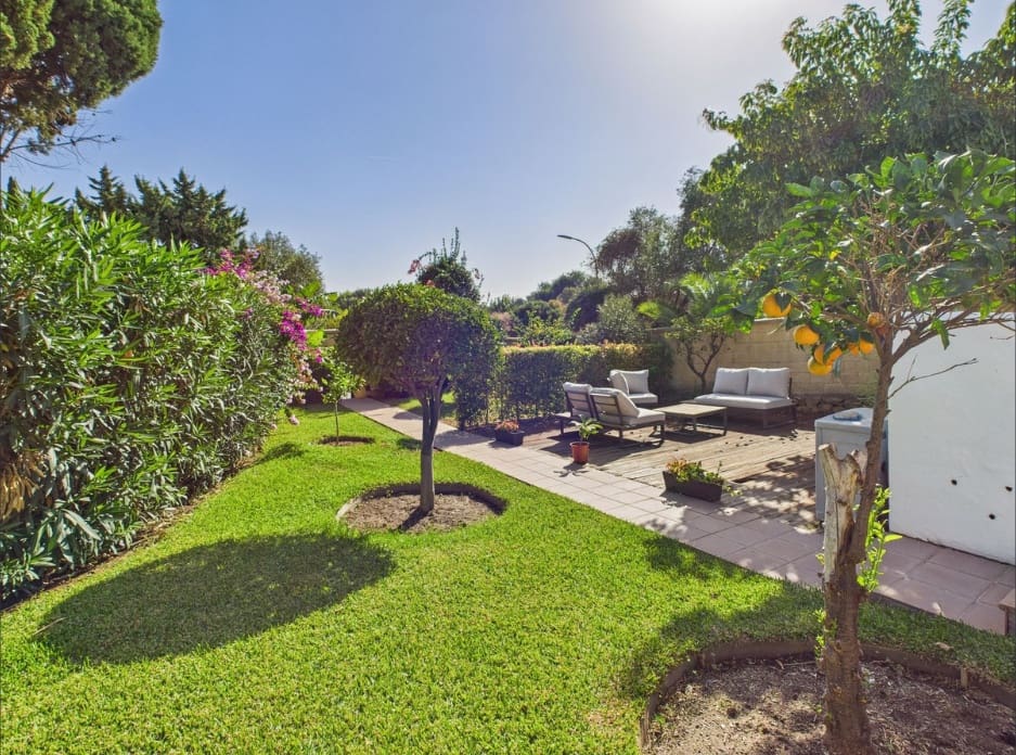 4 bedroom Villa for sale in El Padron with pool garage - € 795,000 (Ref: 9616403)