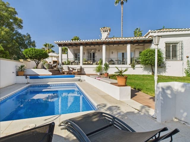 4 soverom Villa til salgs i El Padrón, Estepona med svømmebasseng garasje - € 795 000 (Ref: 9616403)