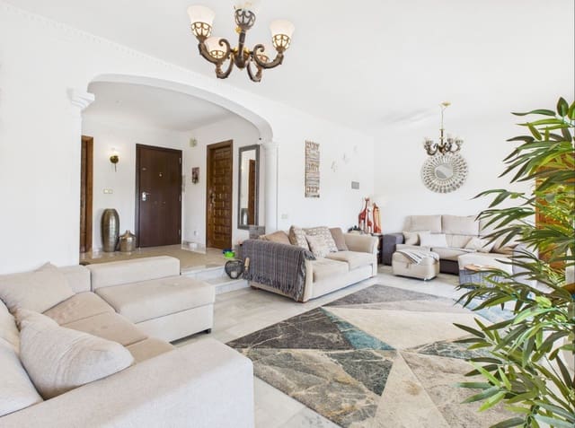 4 soverom Villa til salgs i El Padrón, Estepona med svømmebasseng garasje - € 795 000 (Ref: 9616403)