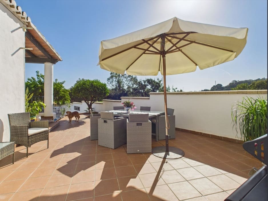 4 bedroom Villa for sale in El Padron with pool garage - € 795,000 (Ref: 9616403)