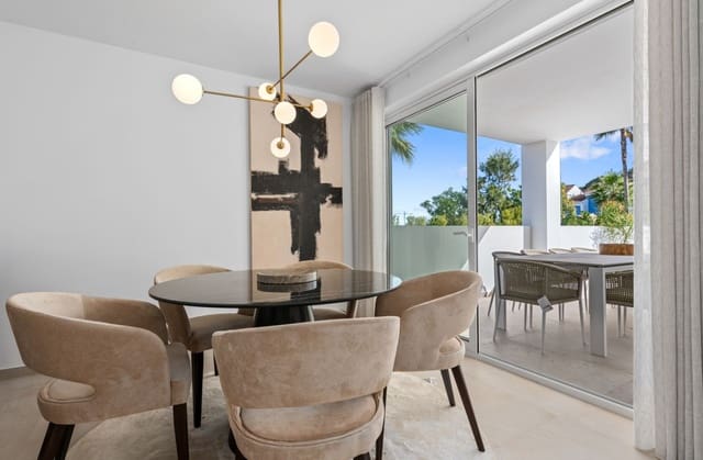 Chalet de 4 habitaciones en Bahia de Casares, Casares en venta con piscina garaje - 1.595.000 € (Ref: 9616405)