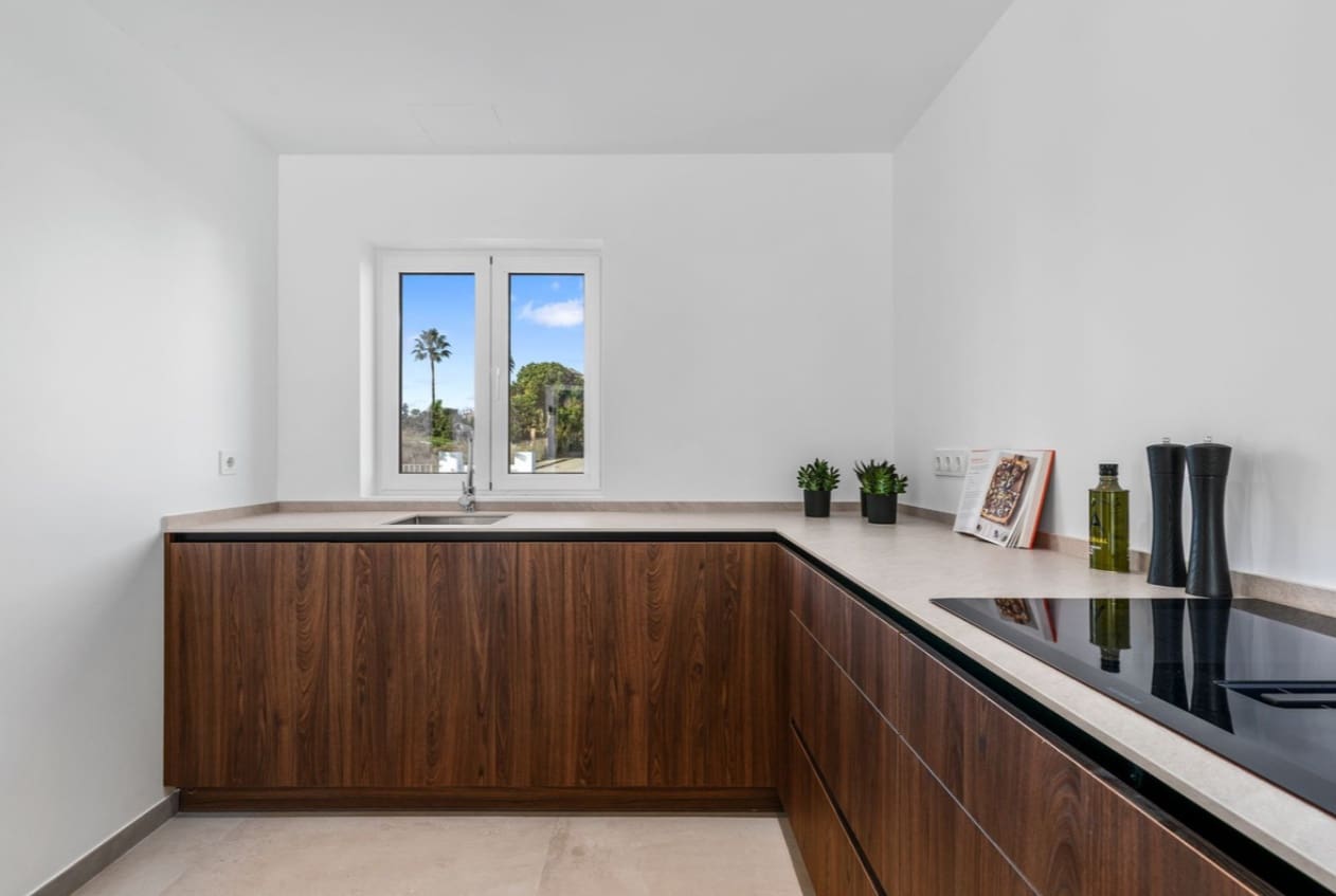 Chalet de 4 habitaciones en Bahia de Casares en venta con piscina garaje - 1.595.000 € (Ref: 9616405)