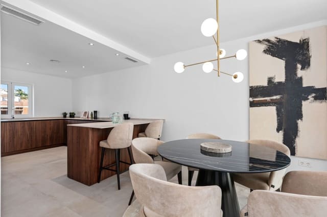 Chalet de 4 habitaciones en Bahia de Casares, Casares en venta con piscina garaje - 1.595.000 € (Ref: 9616405)