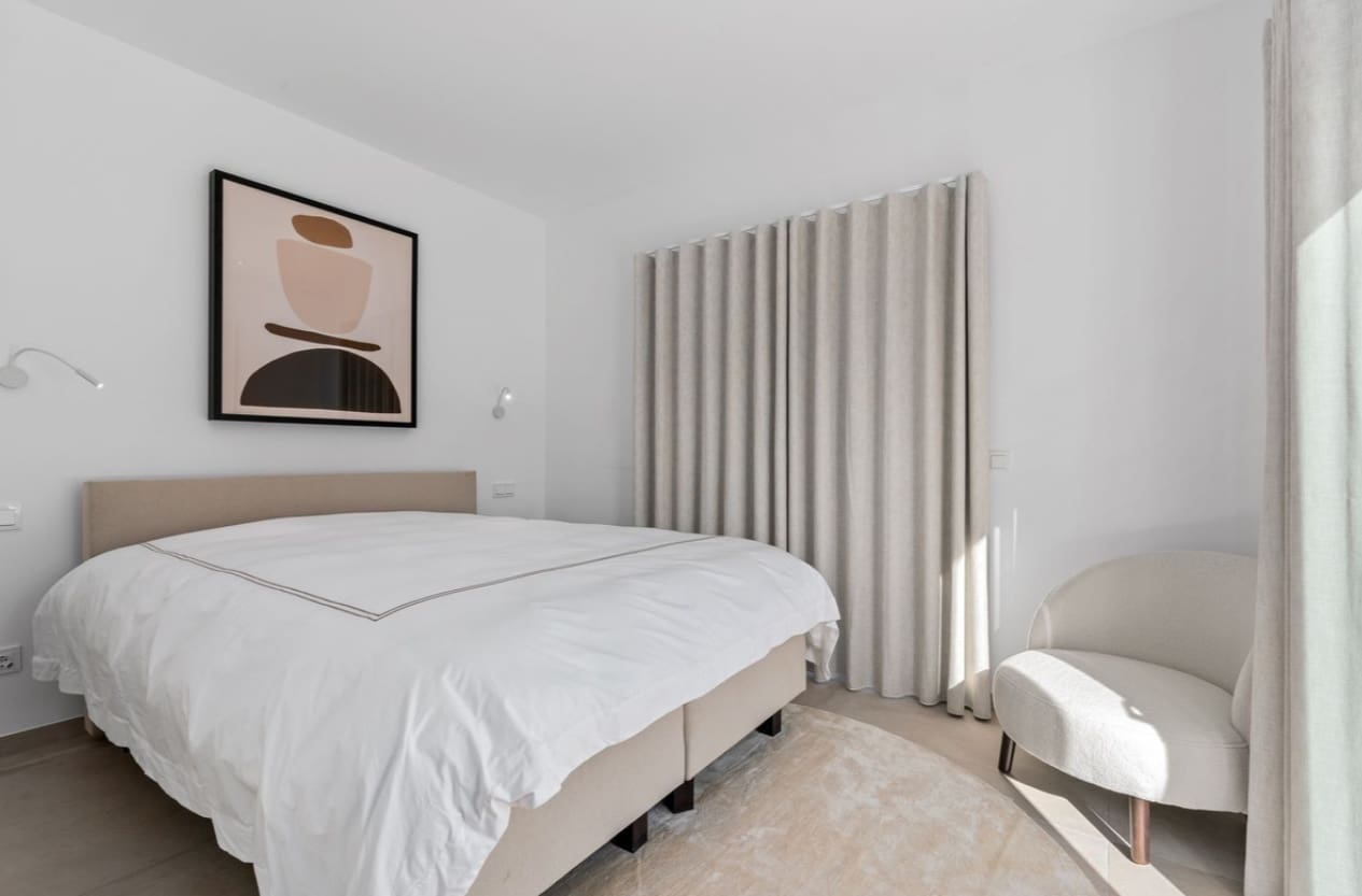 Chalet de 4 habitaciones en Bahia de Casares en venta con piscina garaje - 1.595.000 € (Ref: 9616405)