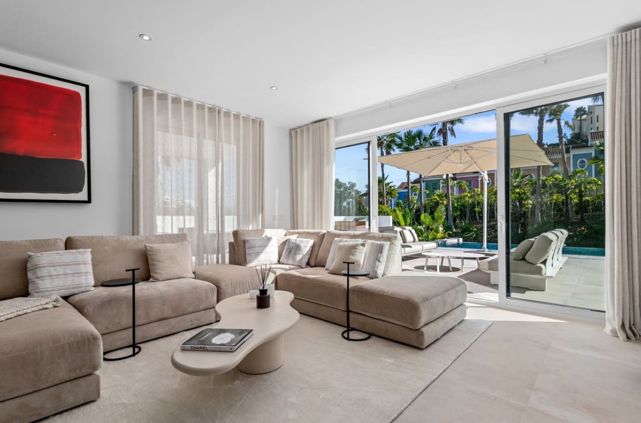 Chalet de 4 habitaciones en Bahia de Casares en venta con piscina garaje - 1.595.000 € (Ref: 9616405)