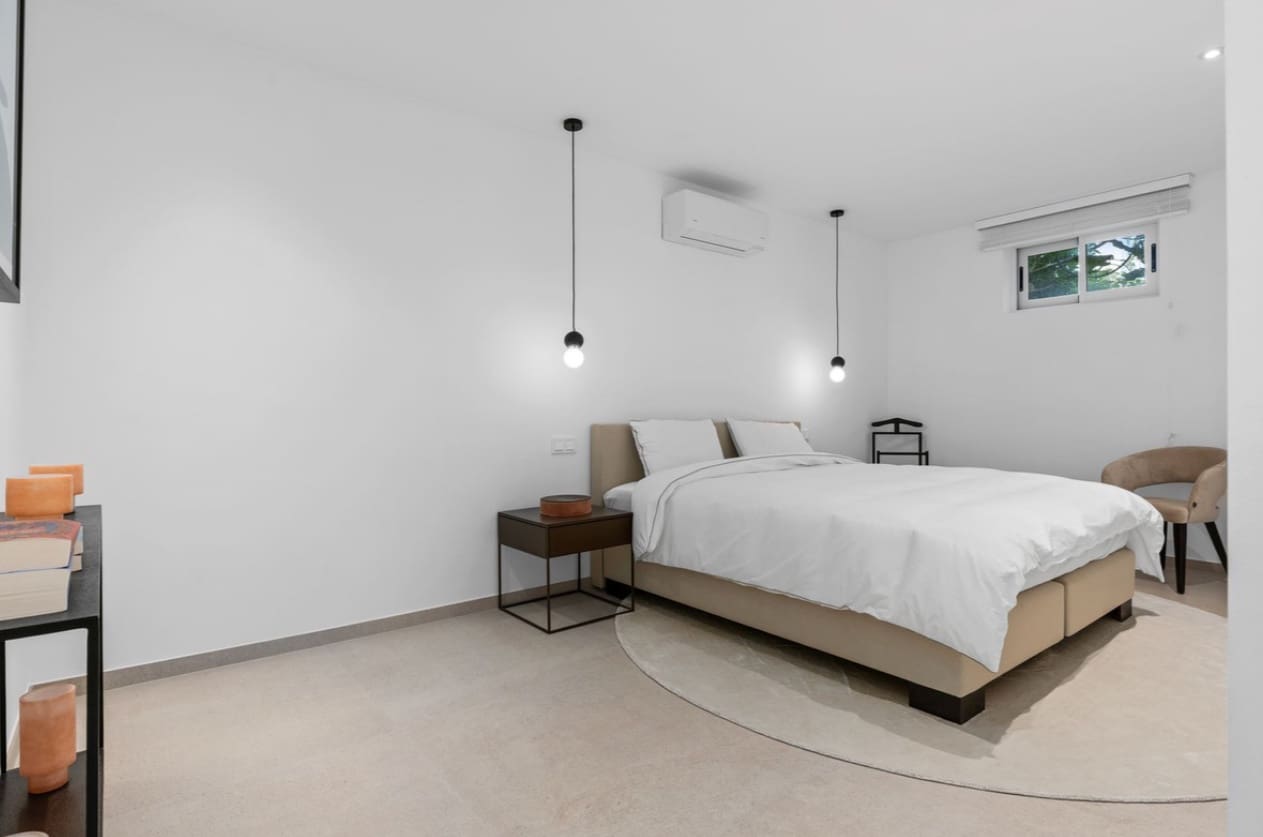 Chalet de 4 habitaciones en Bahia de Casares en venta con piscina garaje - 1.595.000 € (Ref: 9616405)