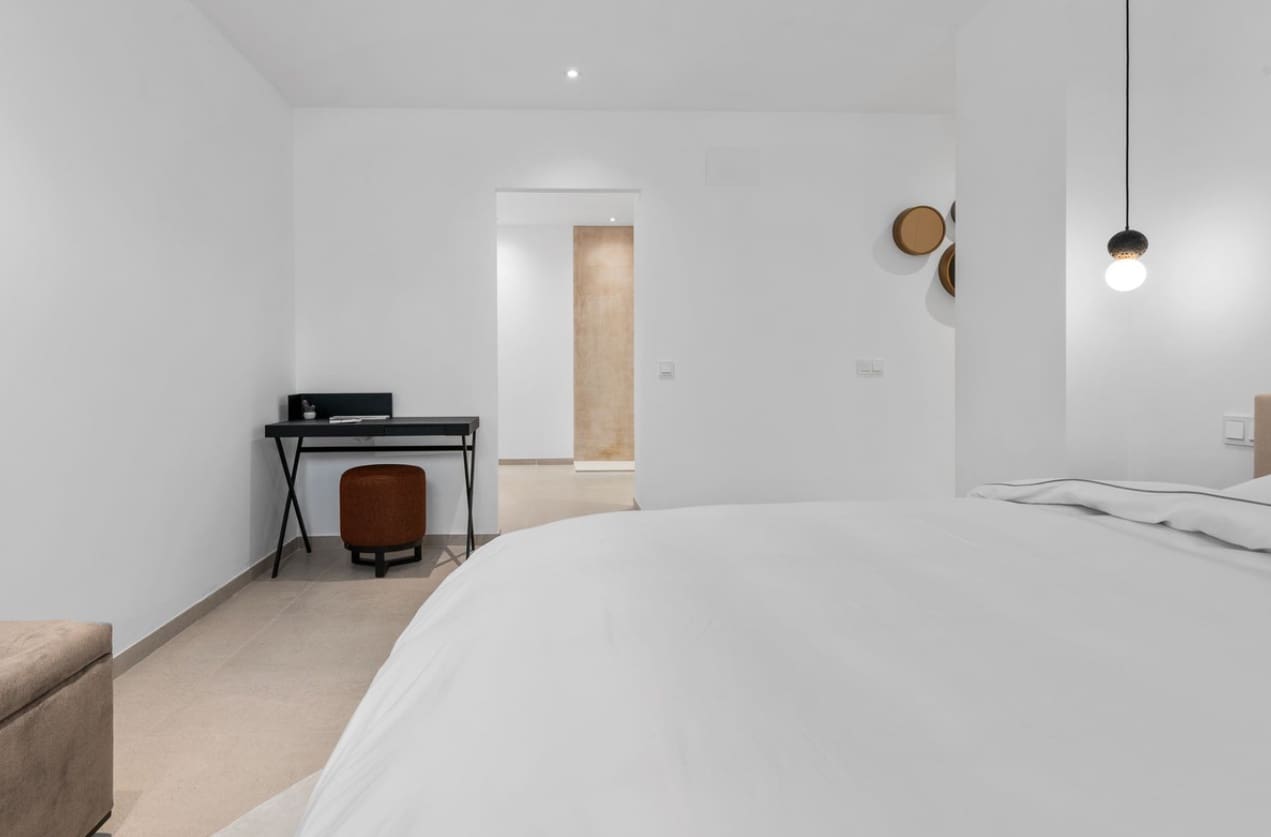 Chalet de 4 habitaciones en Bahia de Casares en venta con piscina garaje - 1.595.000 € (Ref: 9616405)