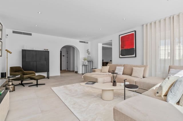 4 makuuhuone Huvila myytävänä paikassa Bahia de Casares, Casares mukana uima-altaan 
autotalli - 1 595 000 € (Ref: 9616405)