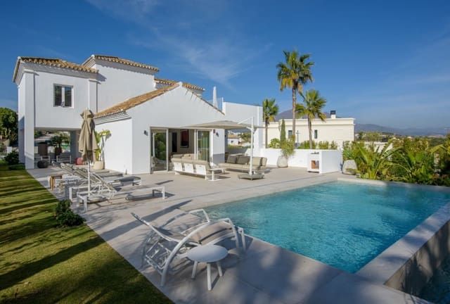 4 makuuhuone Huvila myytävänä paikassa Bahia de Casares, Casares mukana uima-altaan 
autotalli - 1 595 000 € (Ref: 9616405)