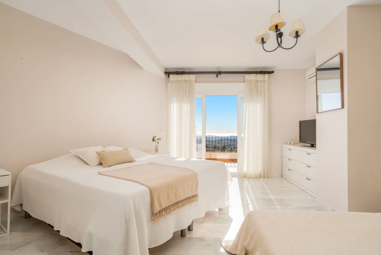 5 sovrum Villa till salu i Mijas med pool garage - 1 299 000 € (Ref: 9616406)