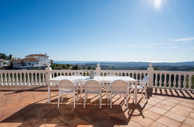 5 bedroom Villa for sale in Mijas with pool garage - € 1,299,000 (Ref: 9616406)