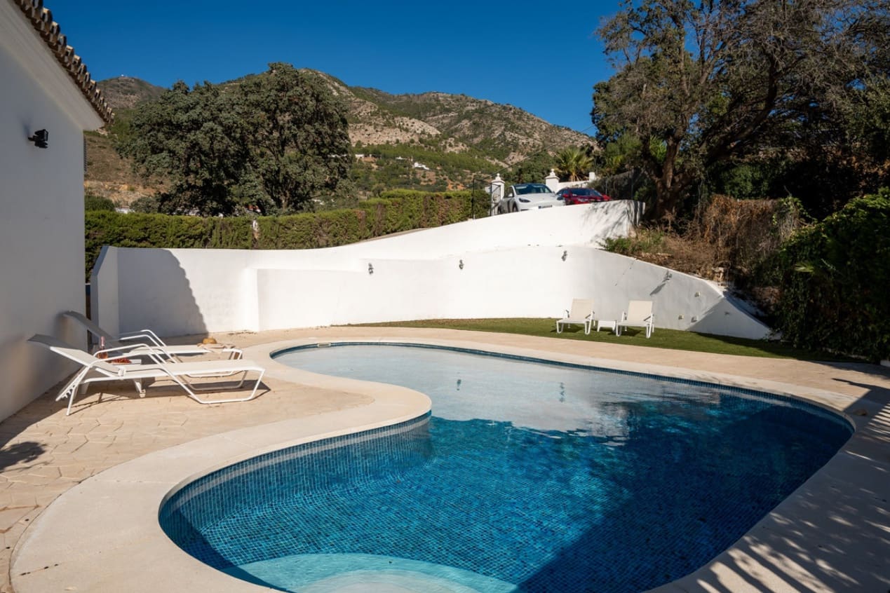 5 sovrum Villa till salu i Mijas med pool garage - 1 299 000 € (Ref: 9616406)