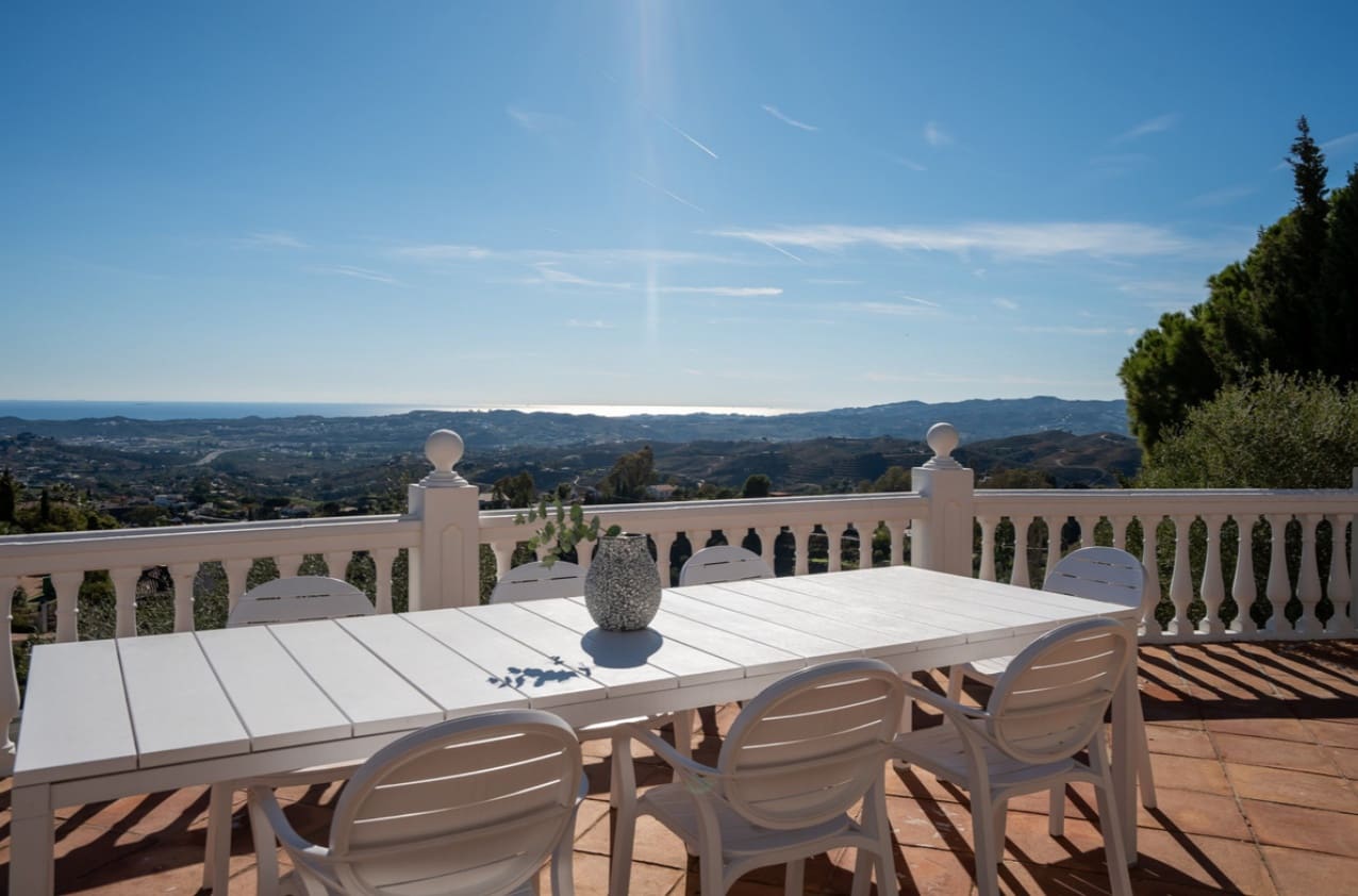 5 sovrum Villa till salu i Mijas med pool garage - 1 299 000 € (Ref: 9616406)