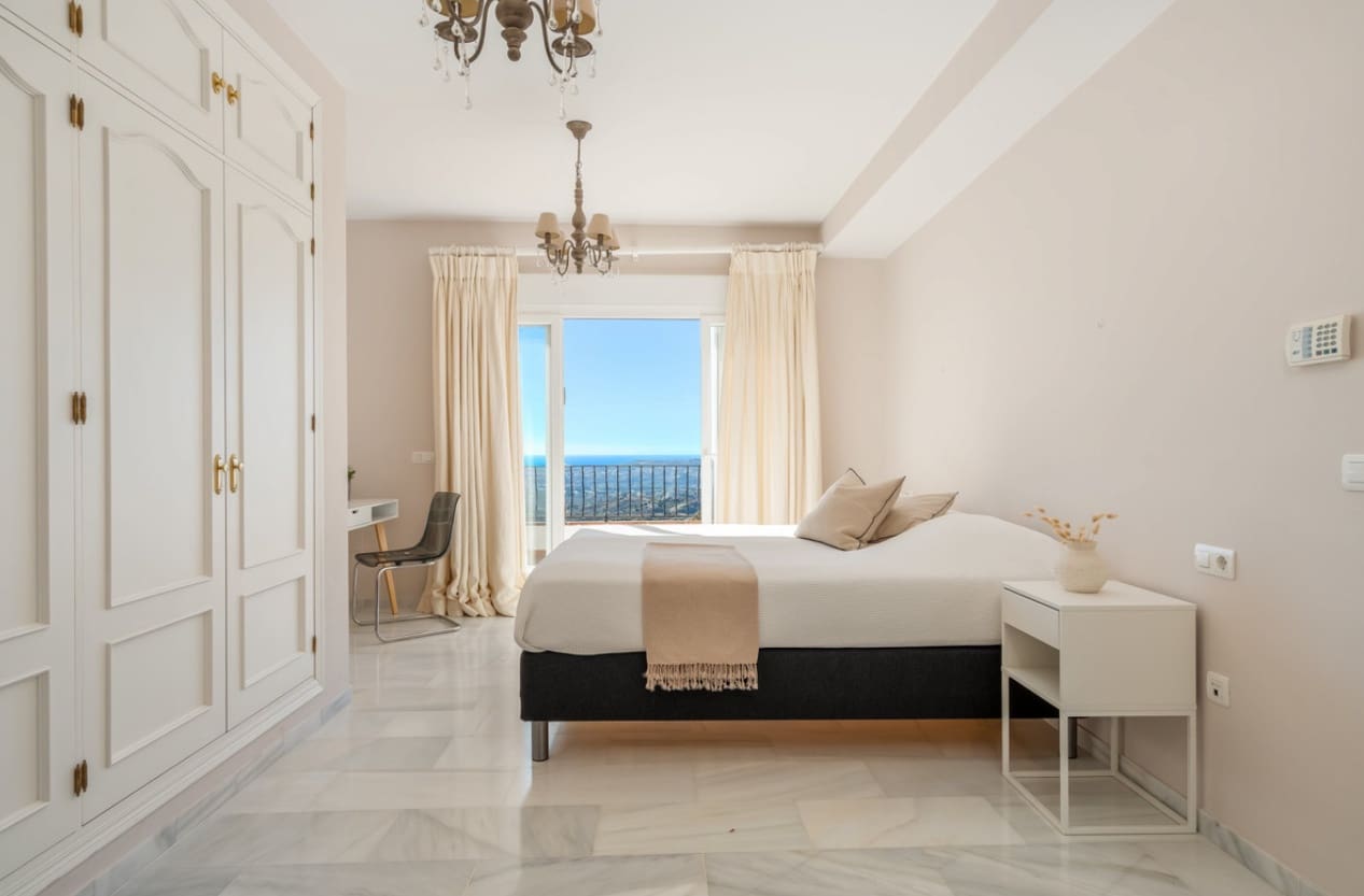 5 sovrum Villa till salu i Mijas med pool garage - 1 299 000 € (Ref: 9616406)