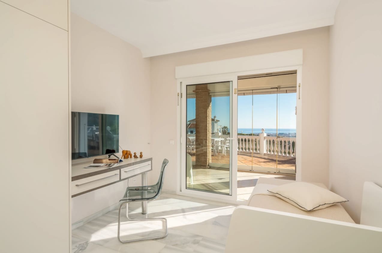 5 sovrum Villa till salu i Mijas med pool garage - 1 299 000 € (Ref: 9616406)