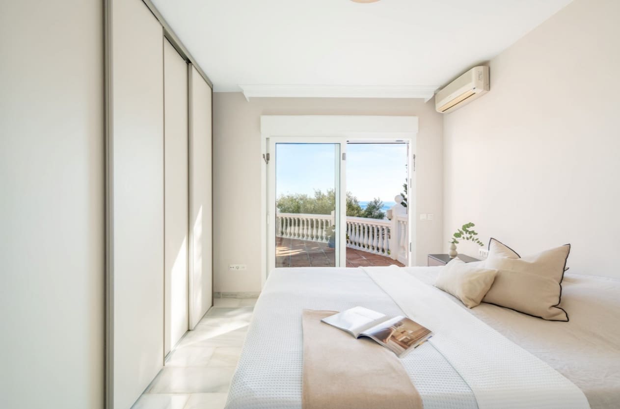 5 sovrum Villa till salu i Mijas med pool garage - 1 299 000 € (Ref: 9616406)