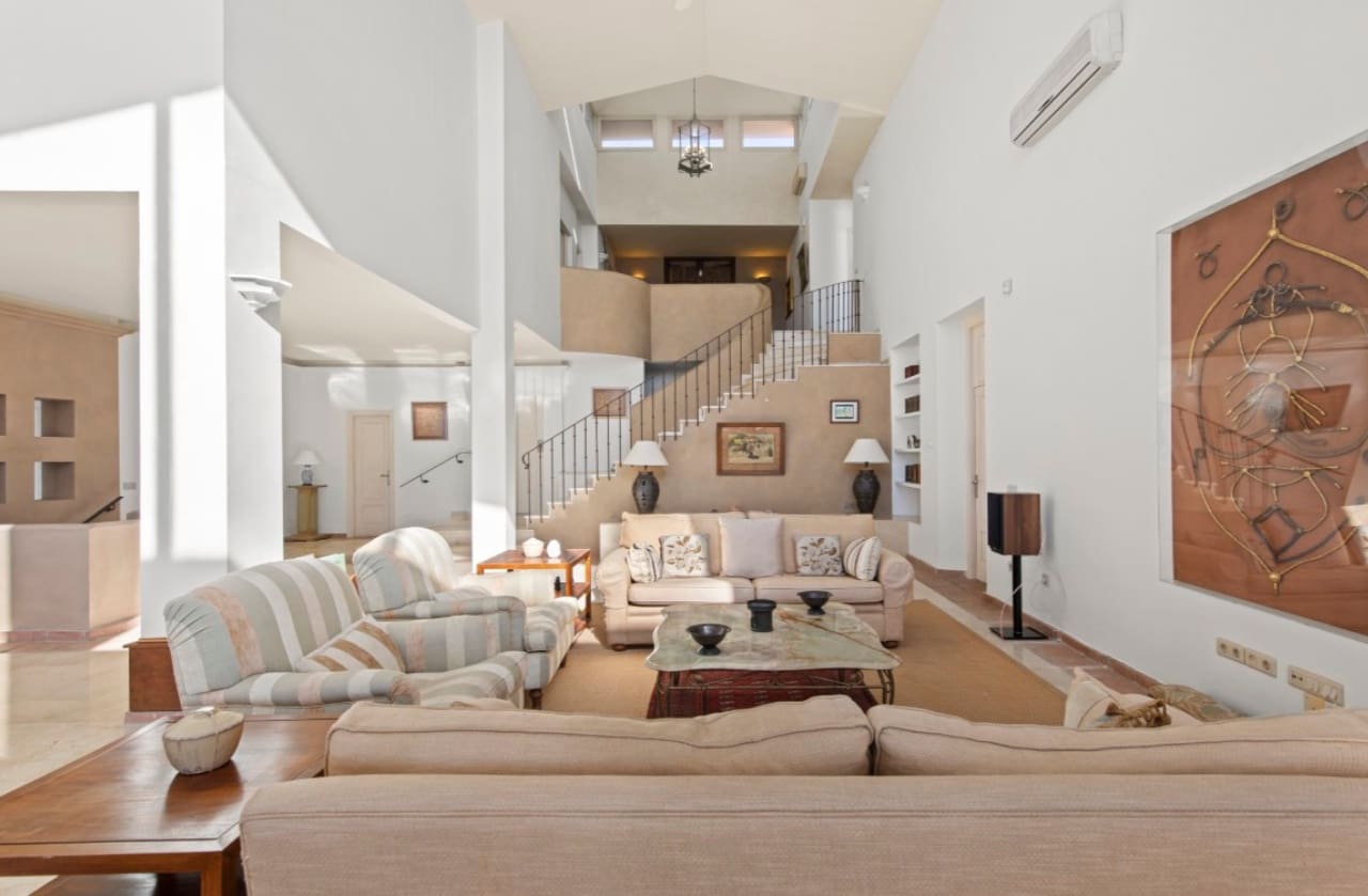 5 makuuhuone Huvila myytävänä paikassa Marbella mukana uima-altaan 
autotalli - 1 450 000 € (Ref: 9616407)