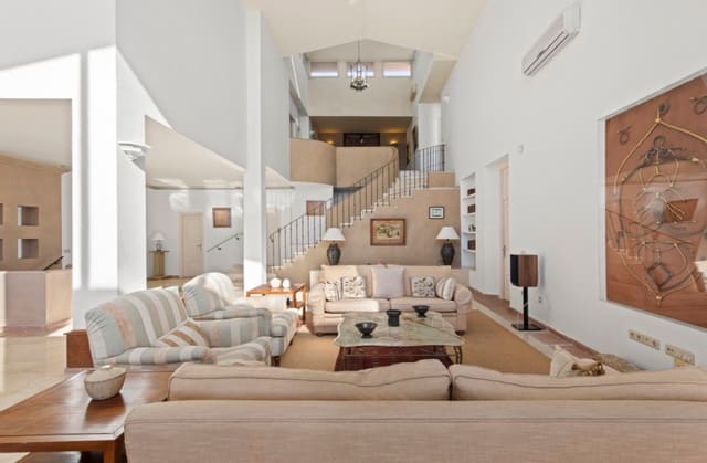 5 quarto Moradia para venda em Marbella com piscina garagem - 1 450 000 € (Ref: 9616407)