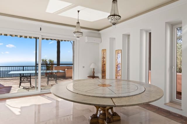 5 quarto Moradia para venda em Marbella com piscina garagem - 1 450 000 € (Ref: 9616407)