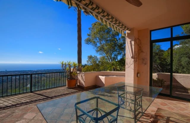 5 quarto Moradia para venda em Marbella com piscina garagem - 1 450 000 € (Ref: 9616407)