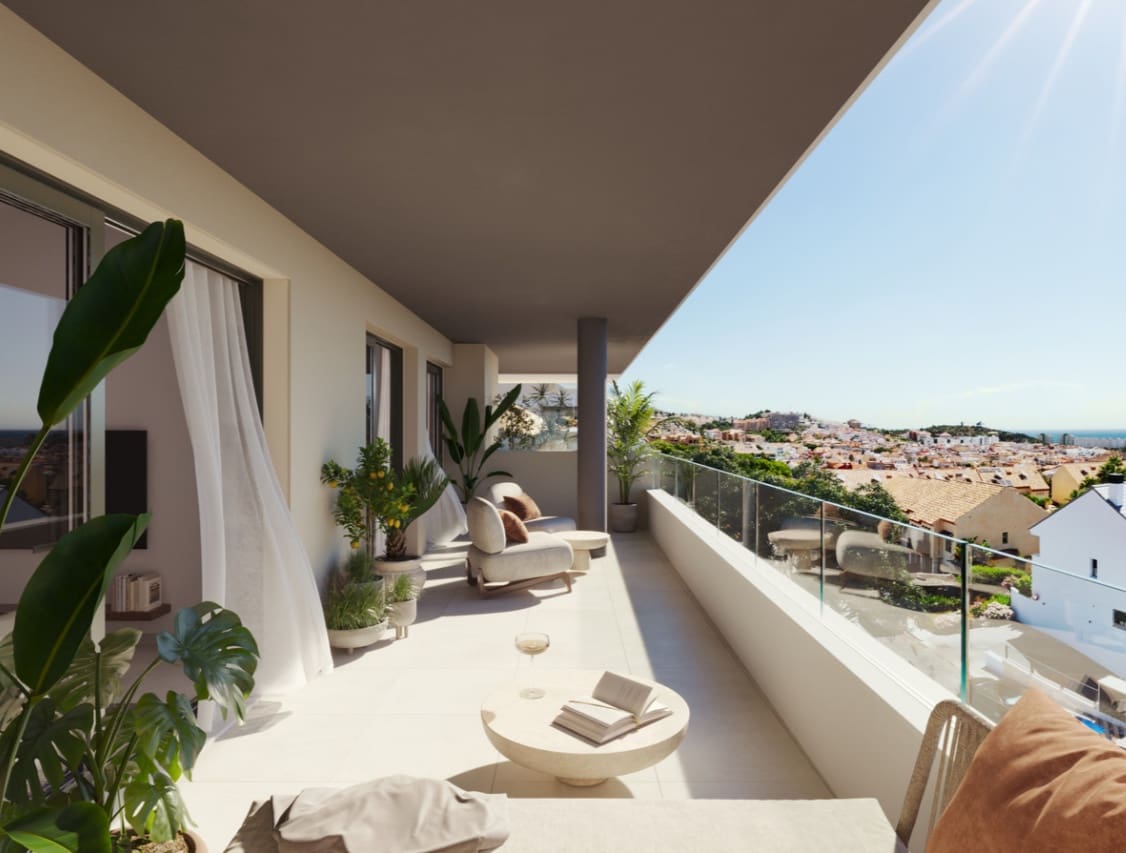 2 bedroom Apartment for sale in Fuengirola with pool garage - € 384,000 (Ref: 9616408)