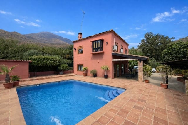 4 chambre Villa/Maison à vendre à Estepona avec piscine garage - 795 000 € (Ref: 9616409)