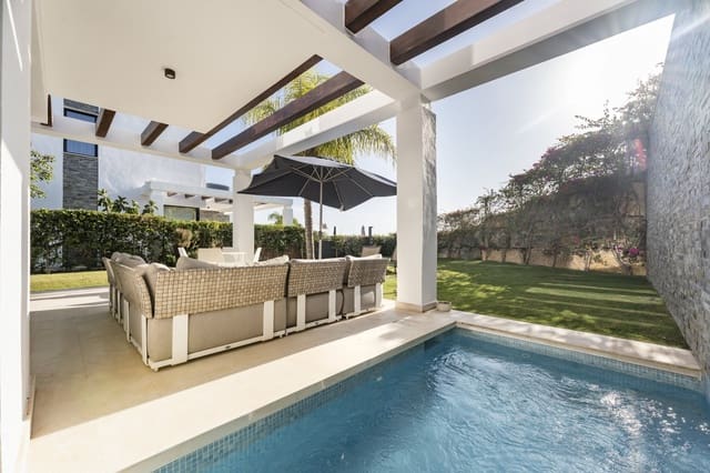 5 bedroom Semi-detached Villa for sale in Marbella with pool garage - € 1,495,000 (Ref: 9616417)