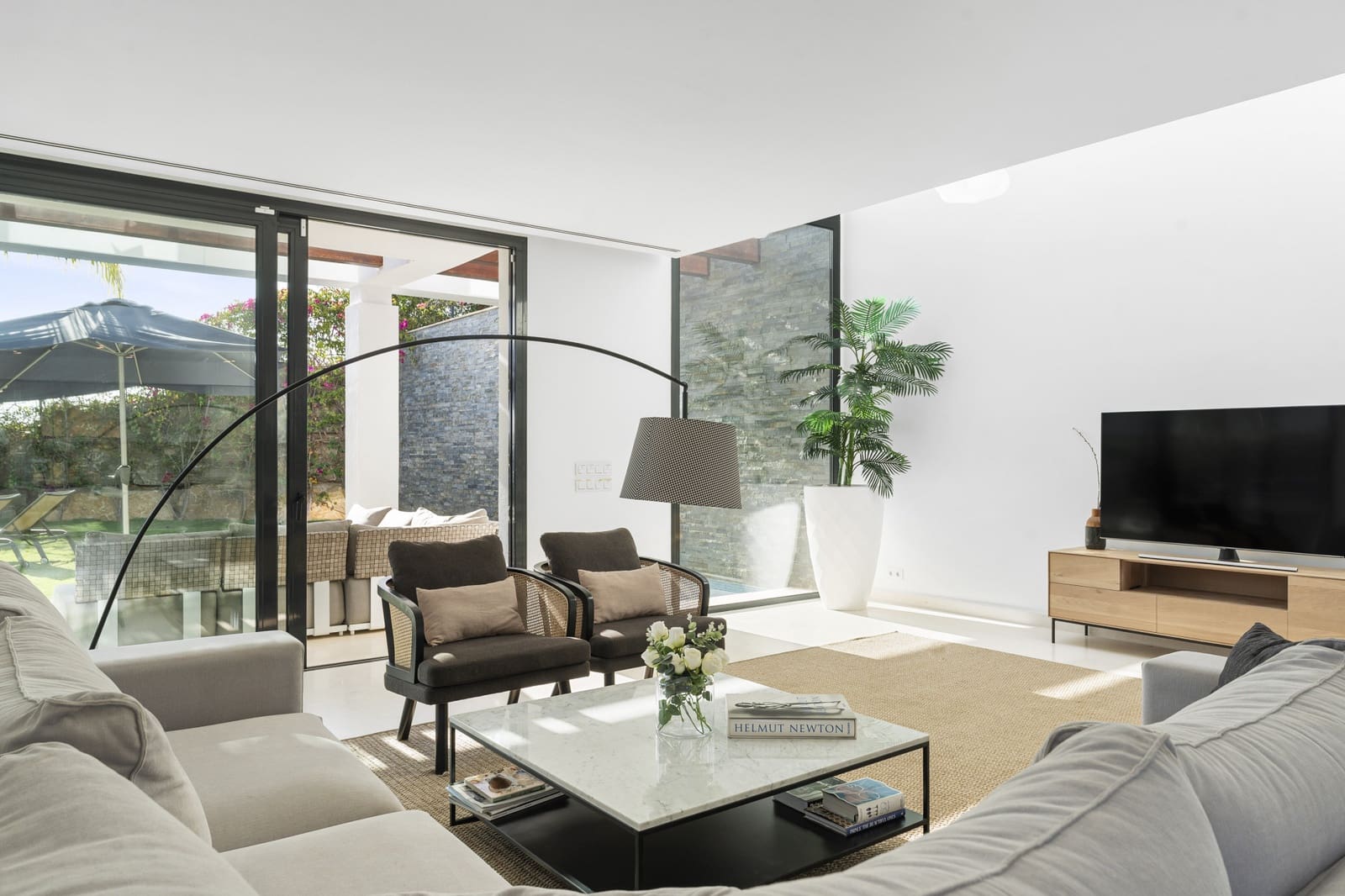 5 soveværelse Semi-Rækkehus til salg i Marbella med swimmingpool garage - € 1.495.000 (Ref: 9616417)